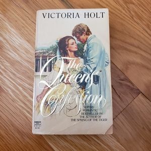 The Queen's Confession Victoria Holt